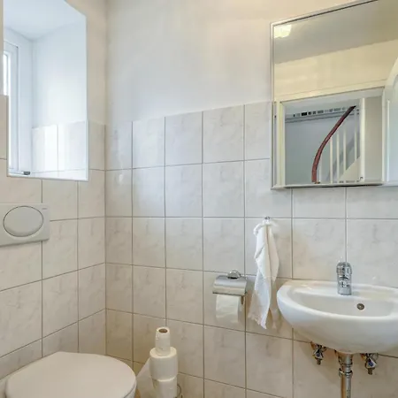 Апартаменты 3 Bedroom Gorgeous In *